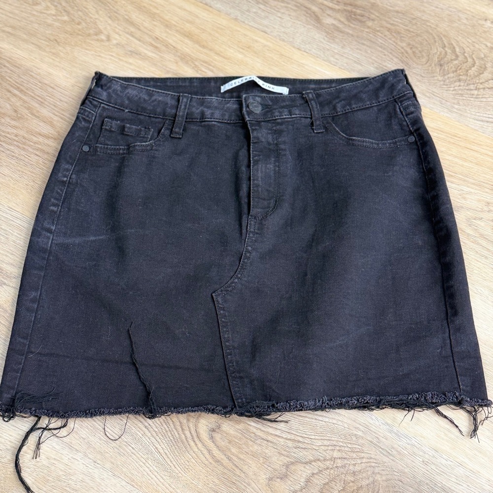 Celebrity Pink Distressed Black Denim Mini Skirt Women Size 9/29 Festival Grunge
